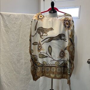 Graphic silky leopard Print fluid shirt - resort season here we come